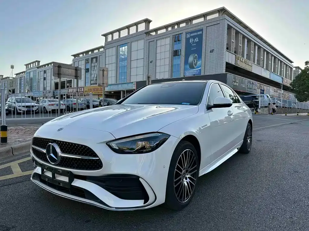 Mercedes-Benz C-Class — фото 1