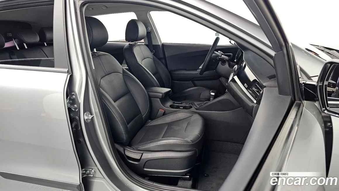 Kia Niro — фото 10