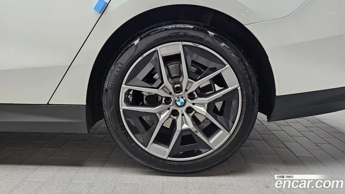BMW 5-Series 2024 из KR, фото 5