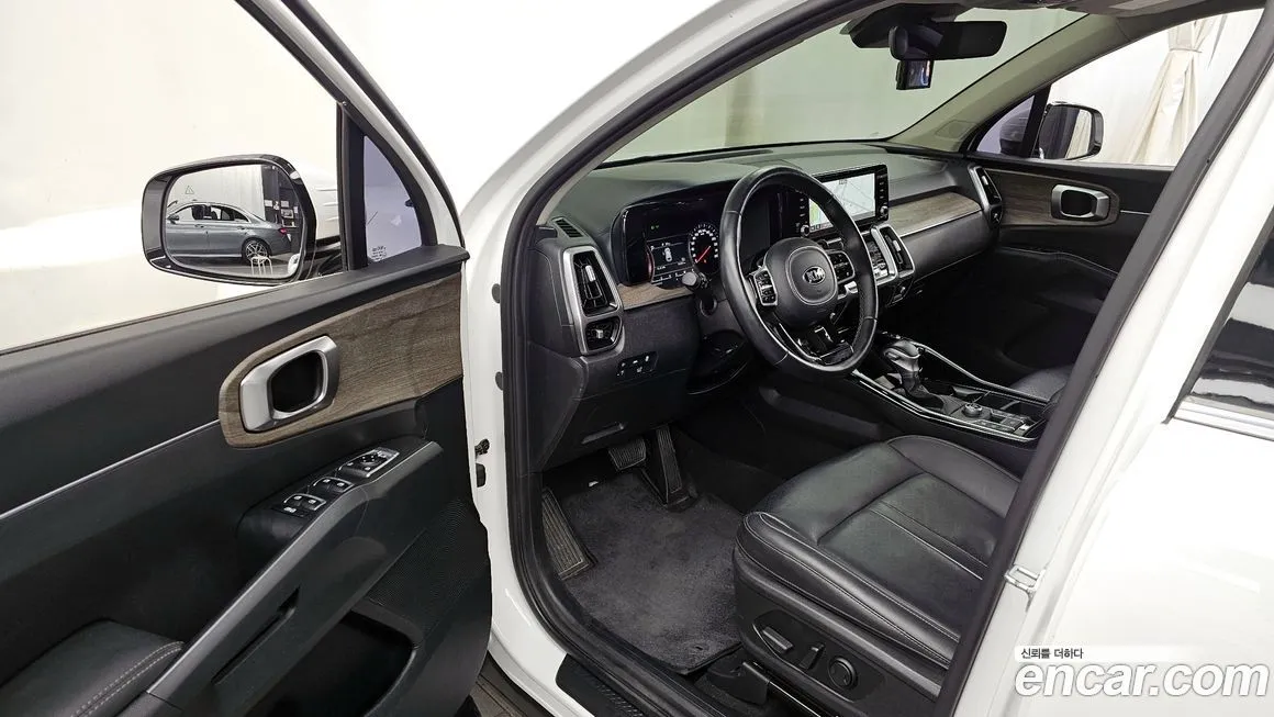Kia Sorento — фото 10