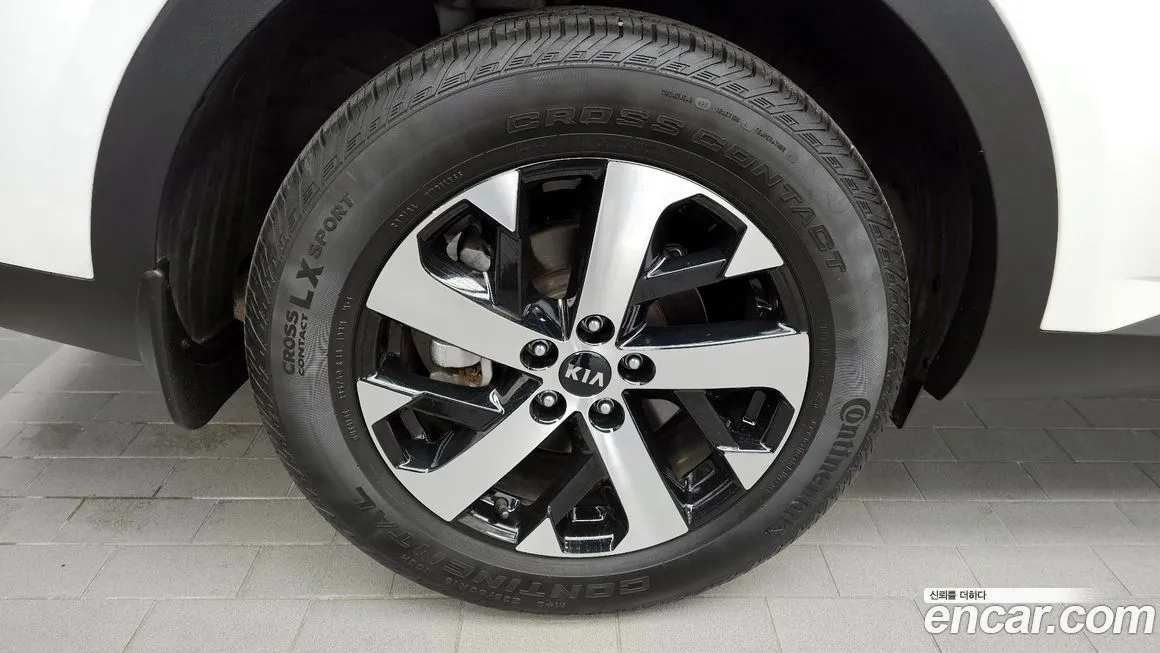 Kia Sorento — фото 5