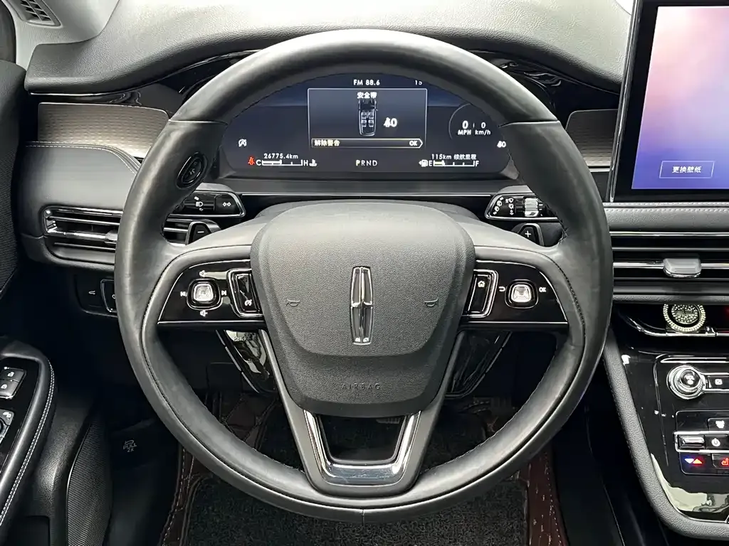Lincoln Corsair — фото 10