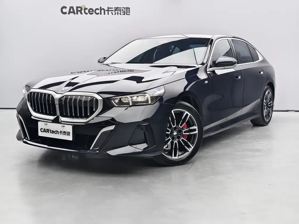 BMW 5 Series — фото 1