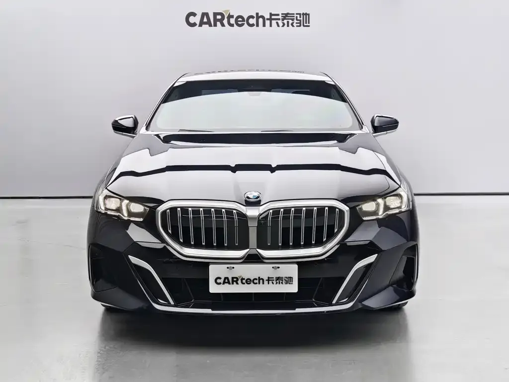 BMW 5 Series — фото 2