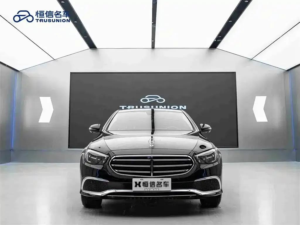 Mercedes-Benz E-Class — фото 2