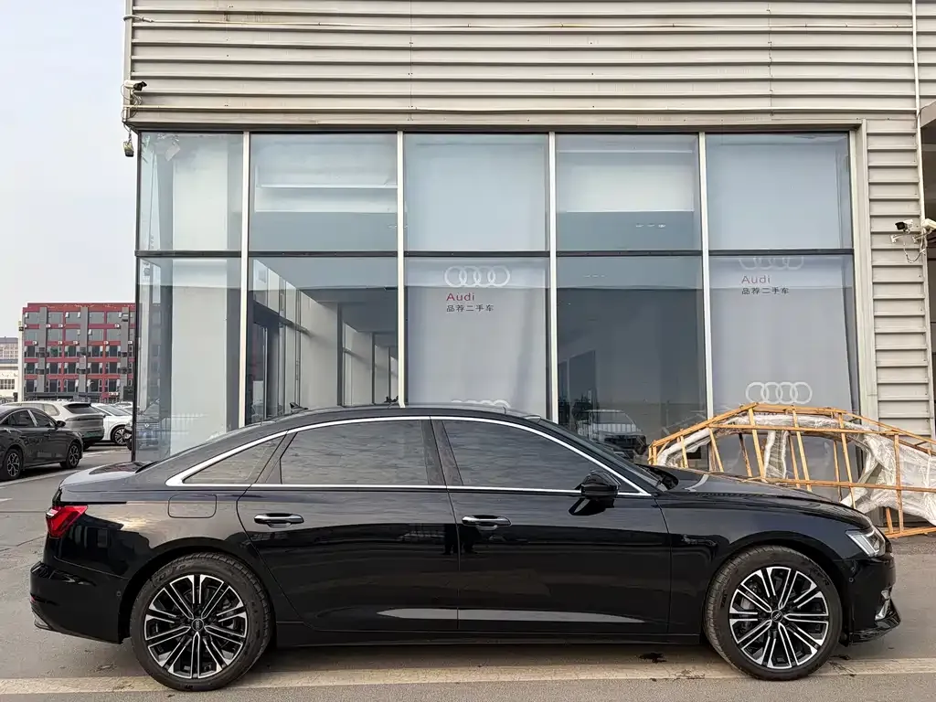 Audi A6L 2023 из CN, фото 9
