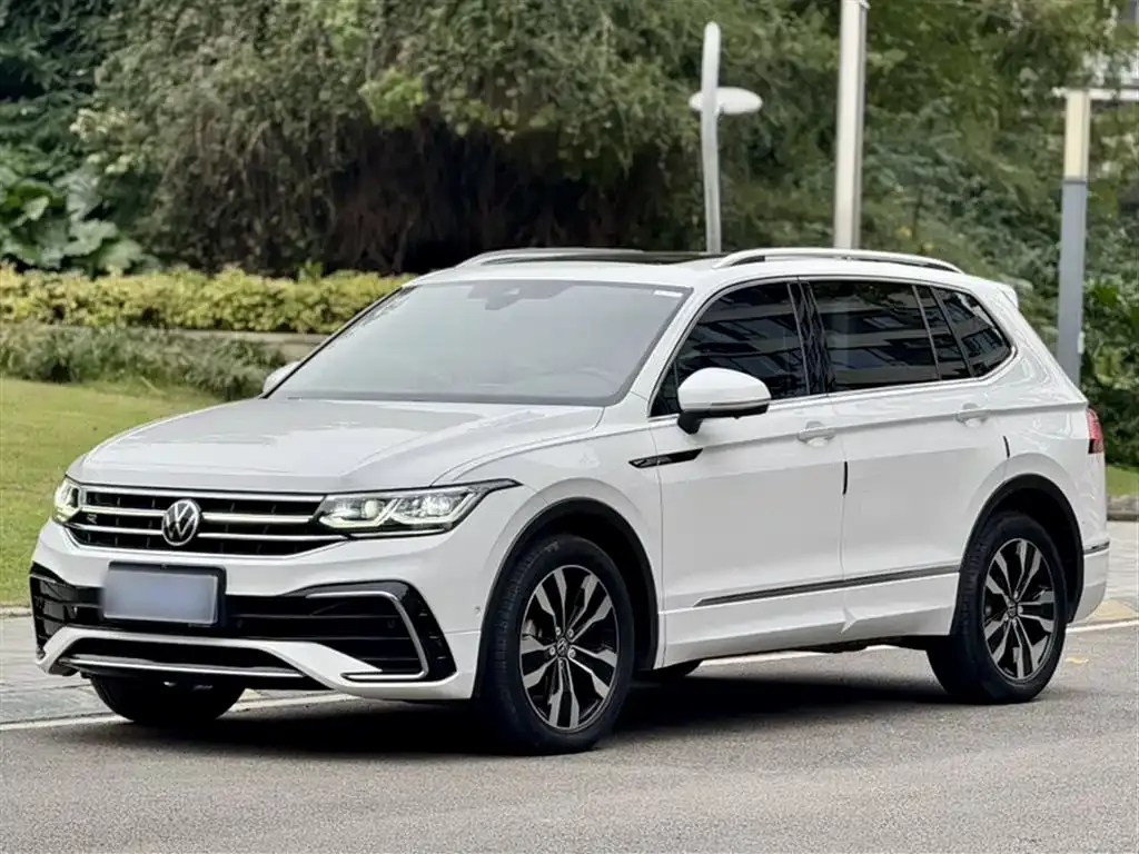 Volkswagen Tiguan L — фото 2
