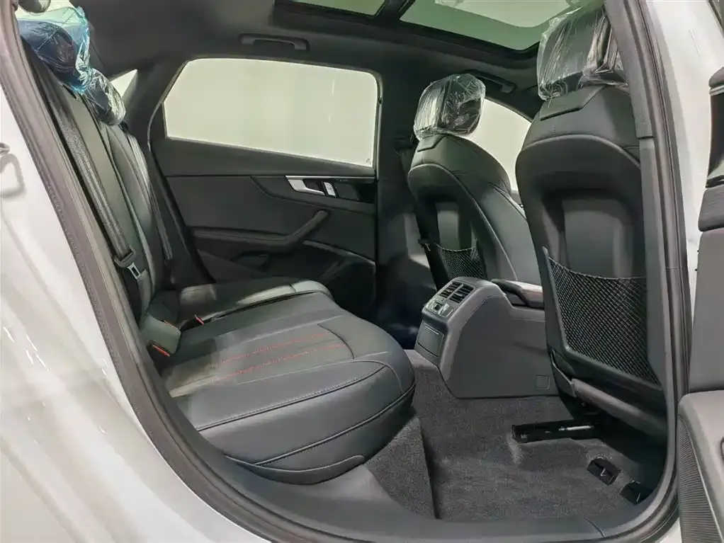 Audi A4L 2025 из CN, фото 6