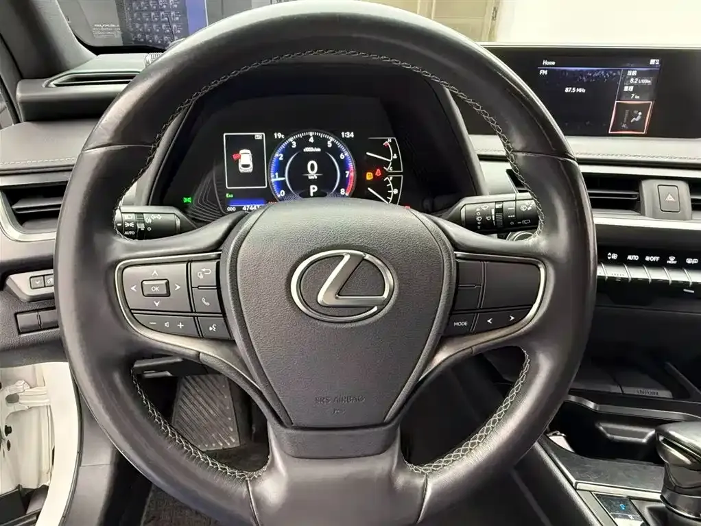 Lexus UX — фото 5