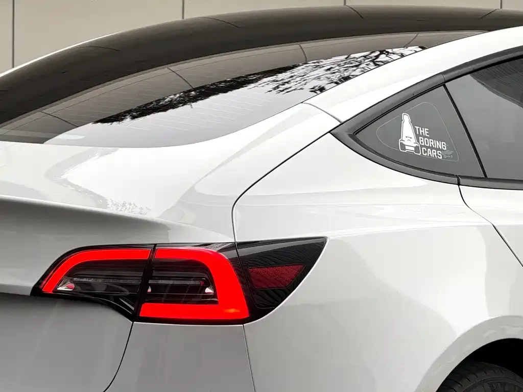 Tesla Model 3 — фото 6