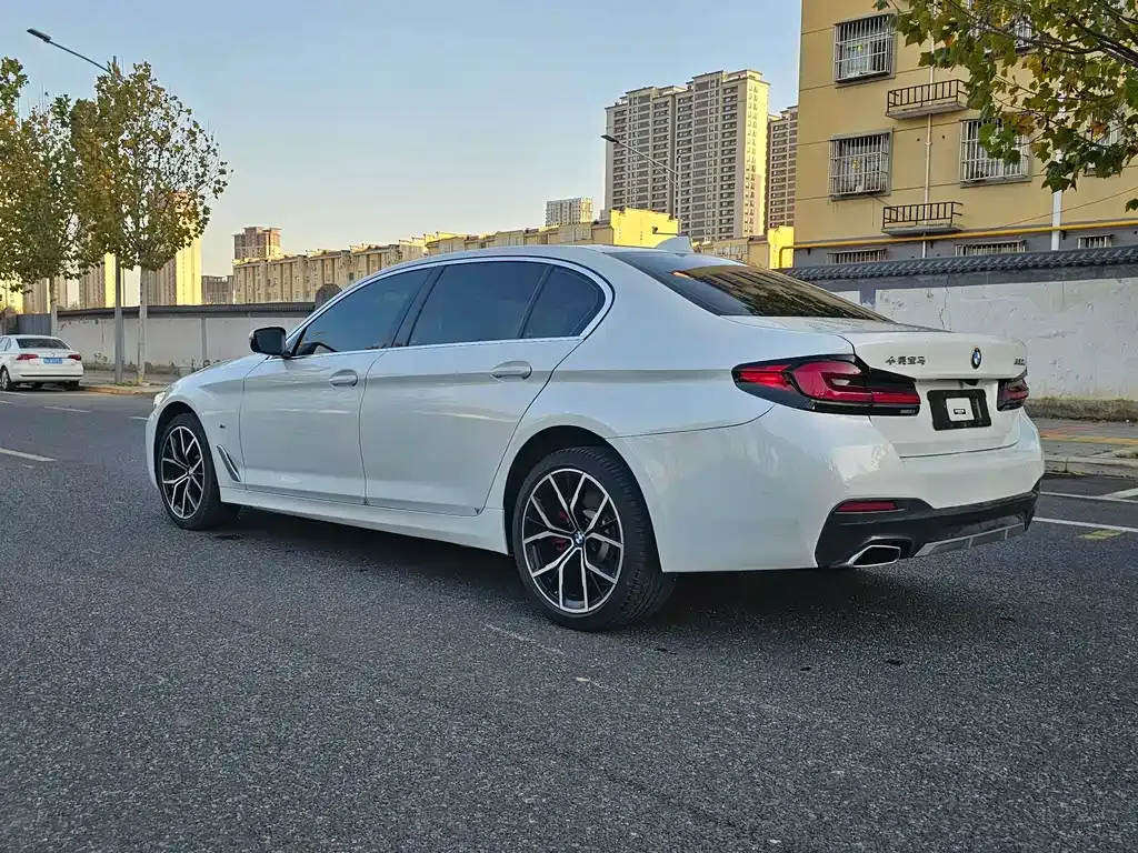 BMW 5 Series — фото 4