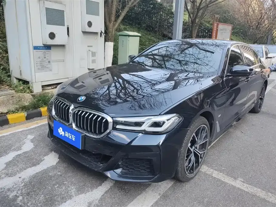 BMW 5 Series — фото 1