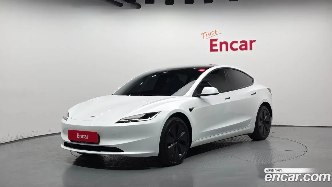 Tesla Model 3 — фото 1