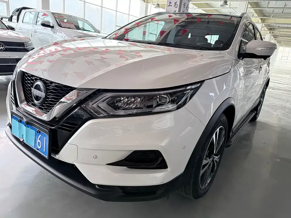 Nissan Qashqai — фото 1