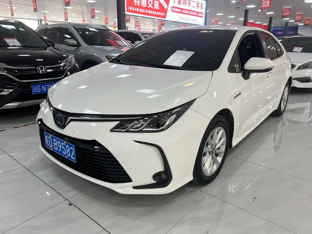 Toyota Corolla — фото 1
