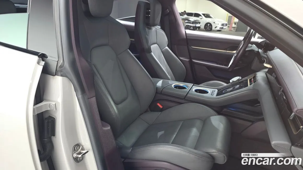 Porsche Taycan 2021 из KR, фото 10