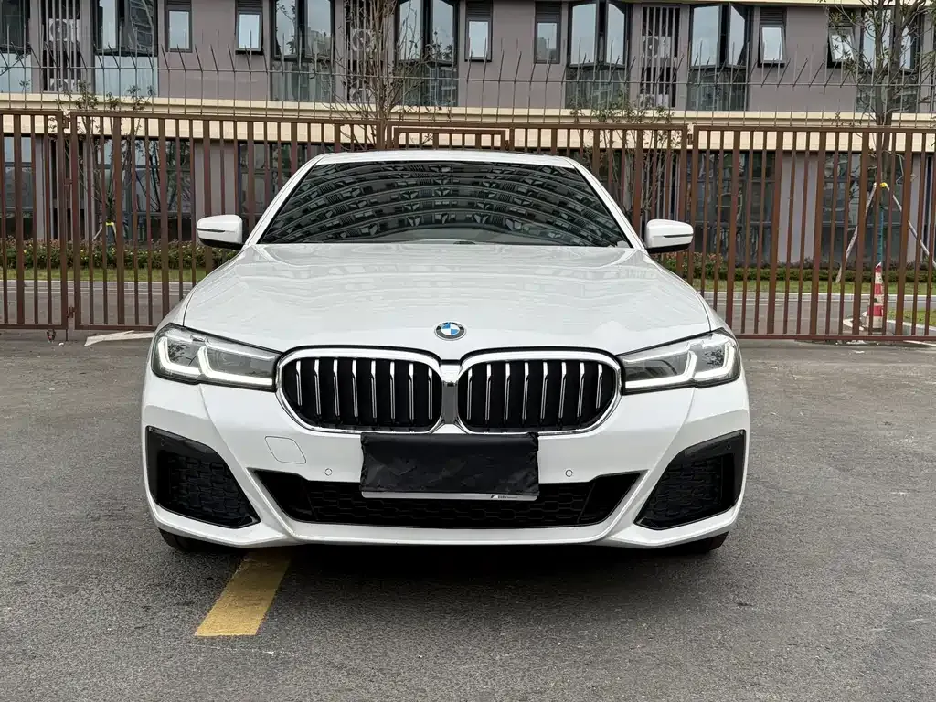 BMW 5 Series — фото 2