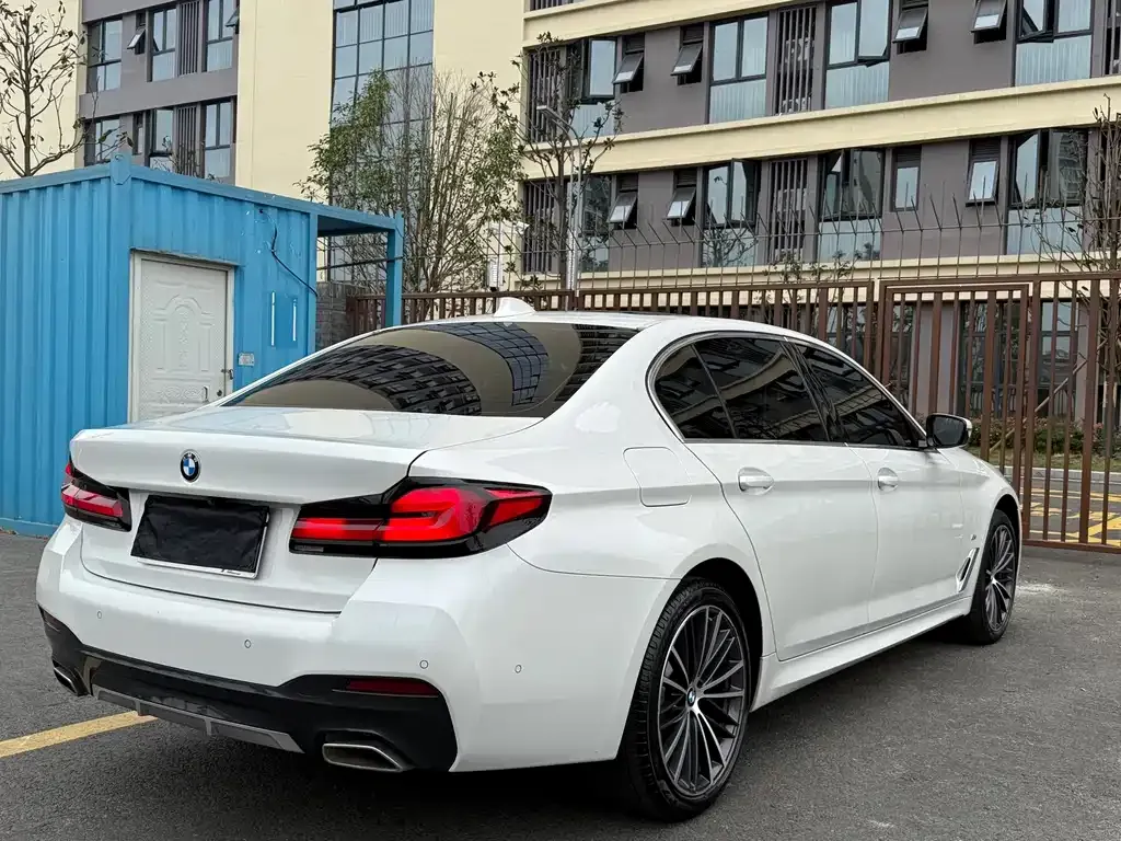 BMW 5 Series — фото 6