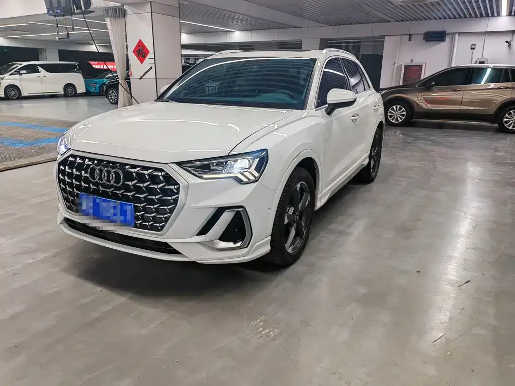 Audi Q3 2024 из CN, фото 1