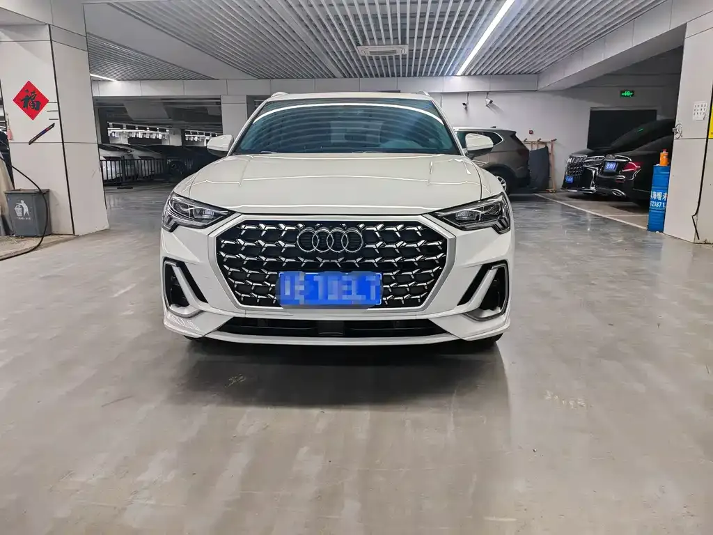 Audi Q3 2024 из CN, фото 2