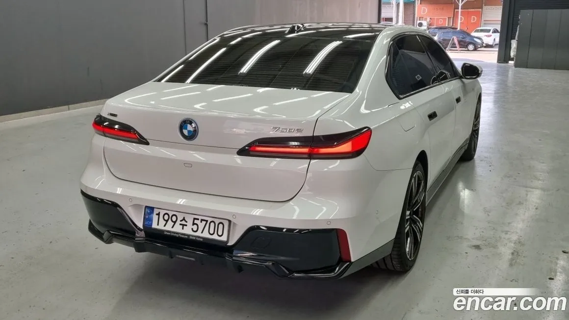 BMW 7-Series 2023 из KR, фото 2