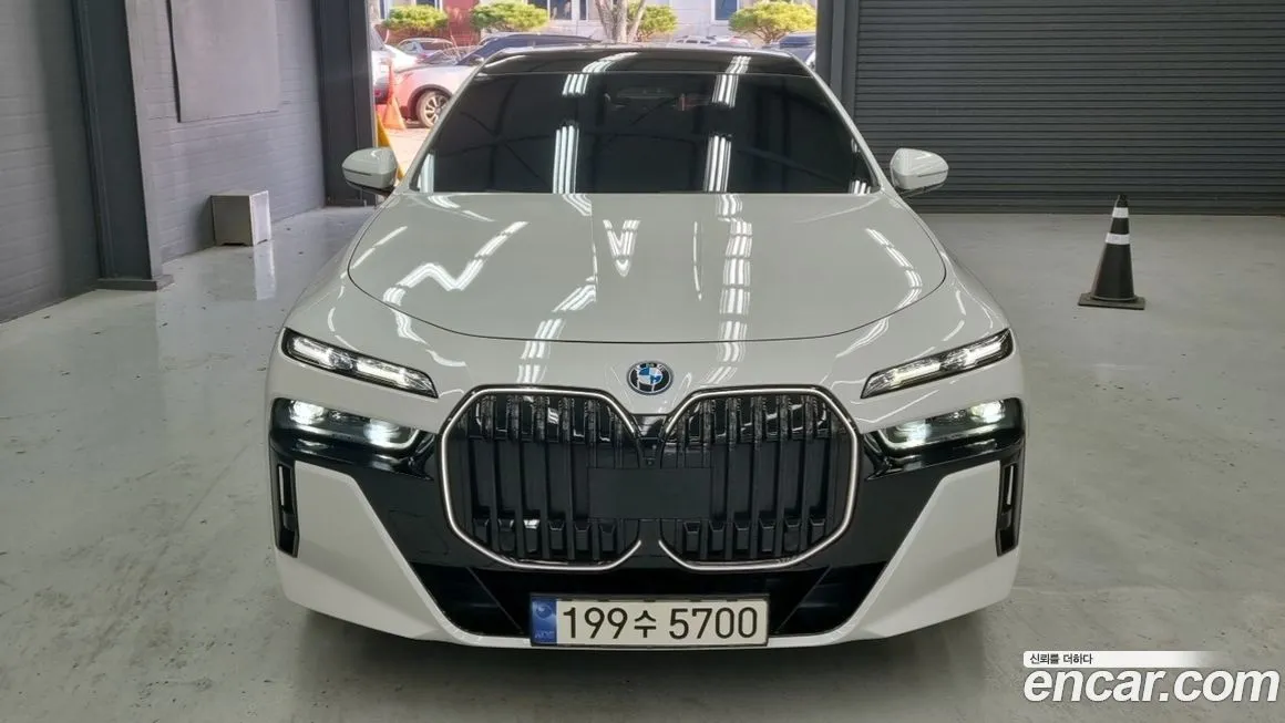 BMW 7-Series 2023 из KR, фото 3