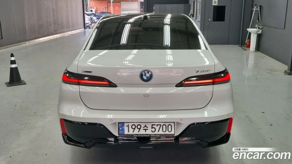 BMW 7-Series 2023 из KR, фото 4