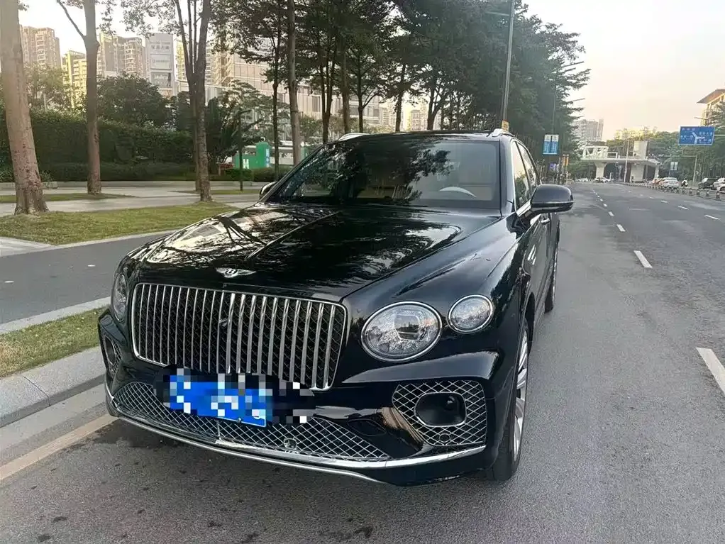 Bentley Bentayga 2023 из CN, фото 8