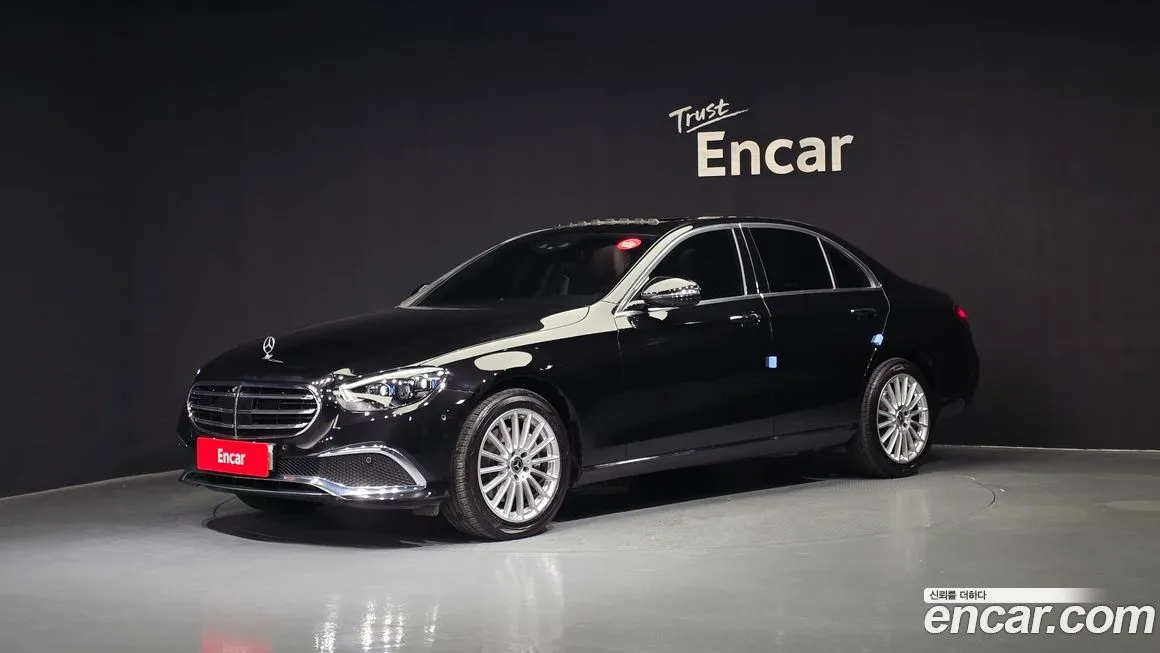Mercedes-Benz E-Class — фото 1