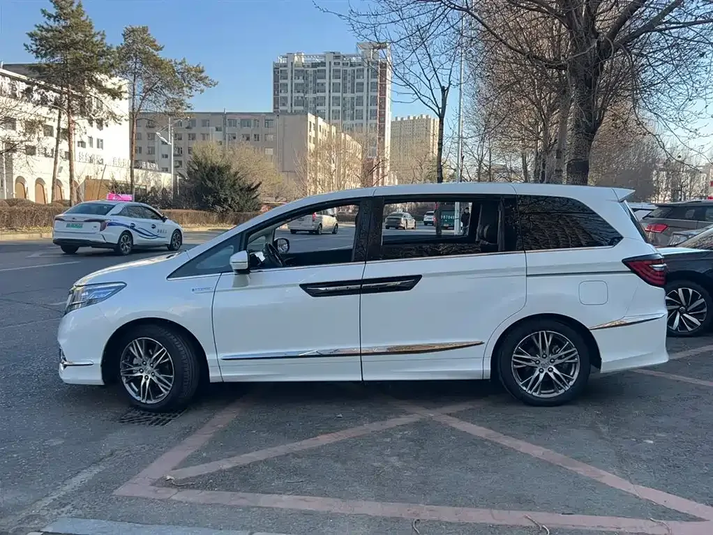 Honda Elysion 2021 из CN, фото 8