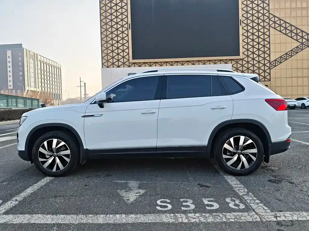 Volkswagen Tayron 2022 из CN, фото 9