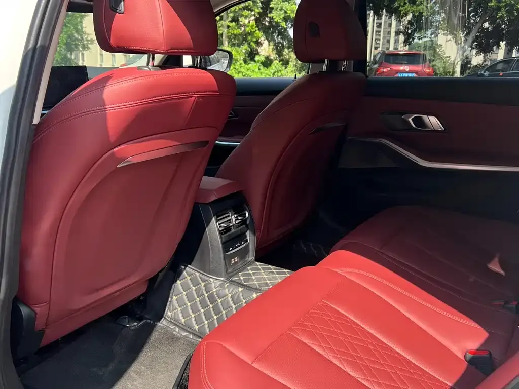 BMW 3 Series 2024 из CN, фото 5
