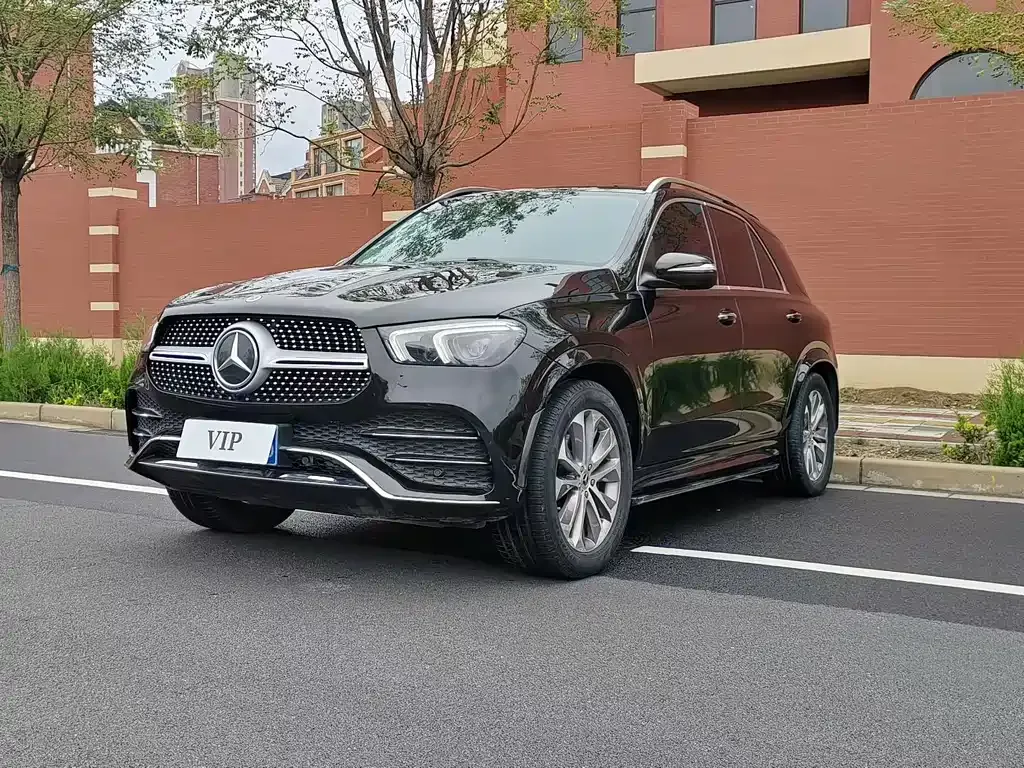 Mercedes-Benz GLE — фото 1