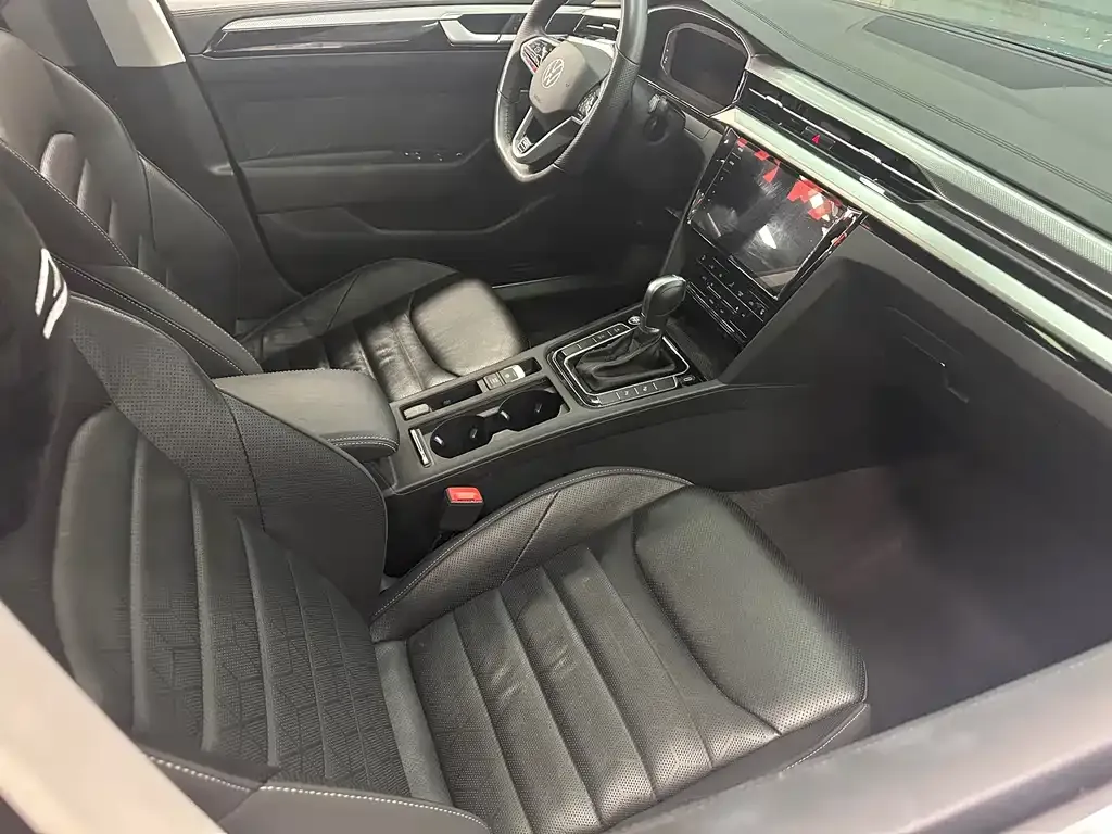 Volkswagen CC 2024 из CN, фото 4