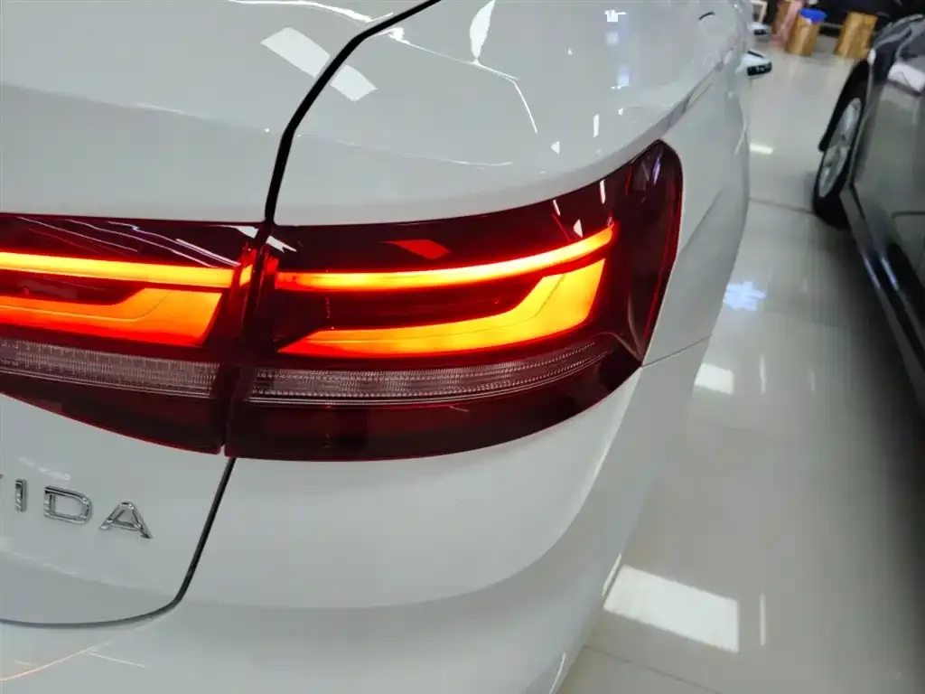 Volkswagen Lavida 2024 из CN, фото 8
