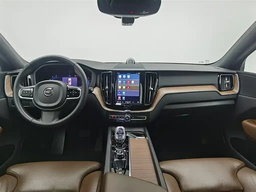 Volvo XC60 2023 из CN, фото 5