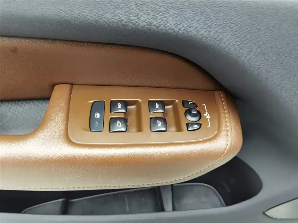 Volvo XC60 2023 из CN, фото 9