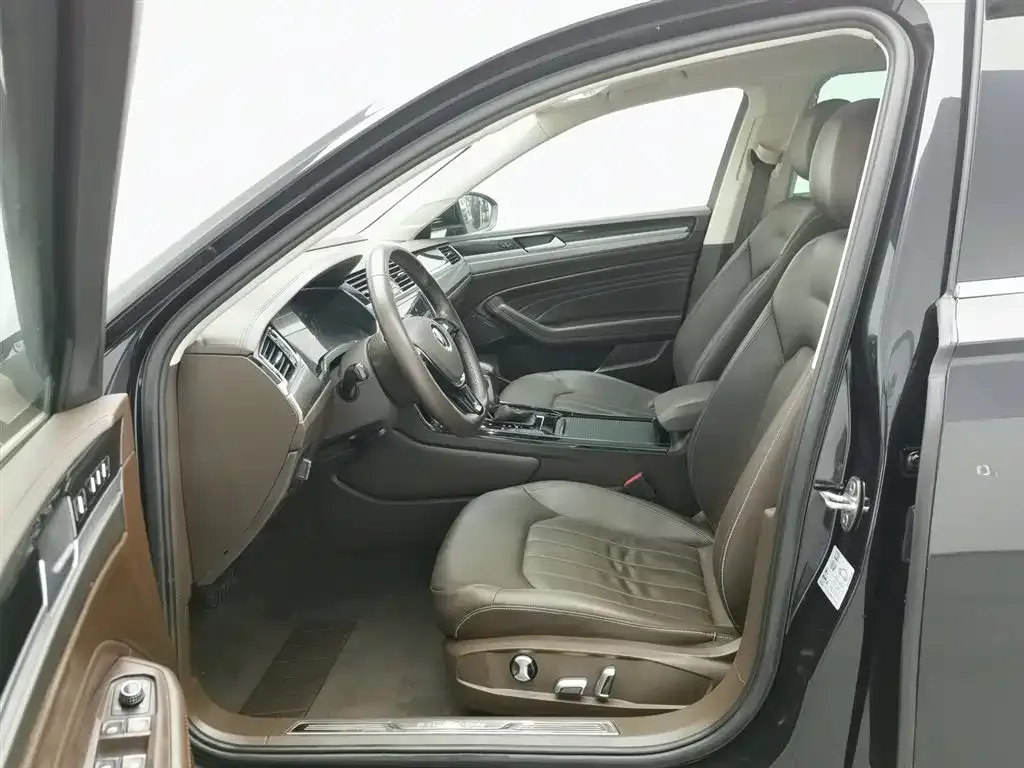 Volkswagen Phideon 2021 из CN, фото 10