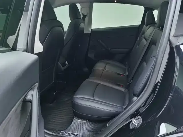 Tesla Model Y 2023 из CN, фото 10