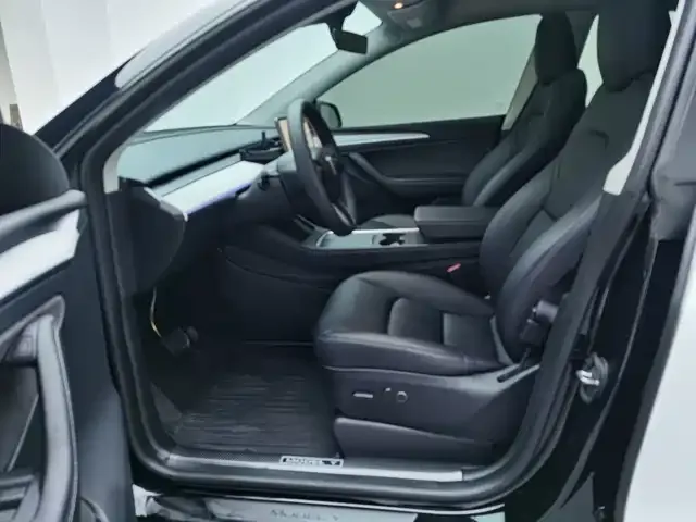 Tesla Model Y 2023 из CN, фото 9
