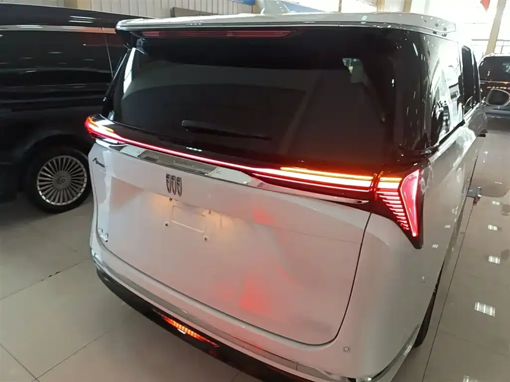 Buick GL8 Hybrid 2024 из CN, фото 6