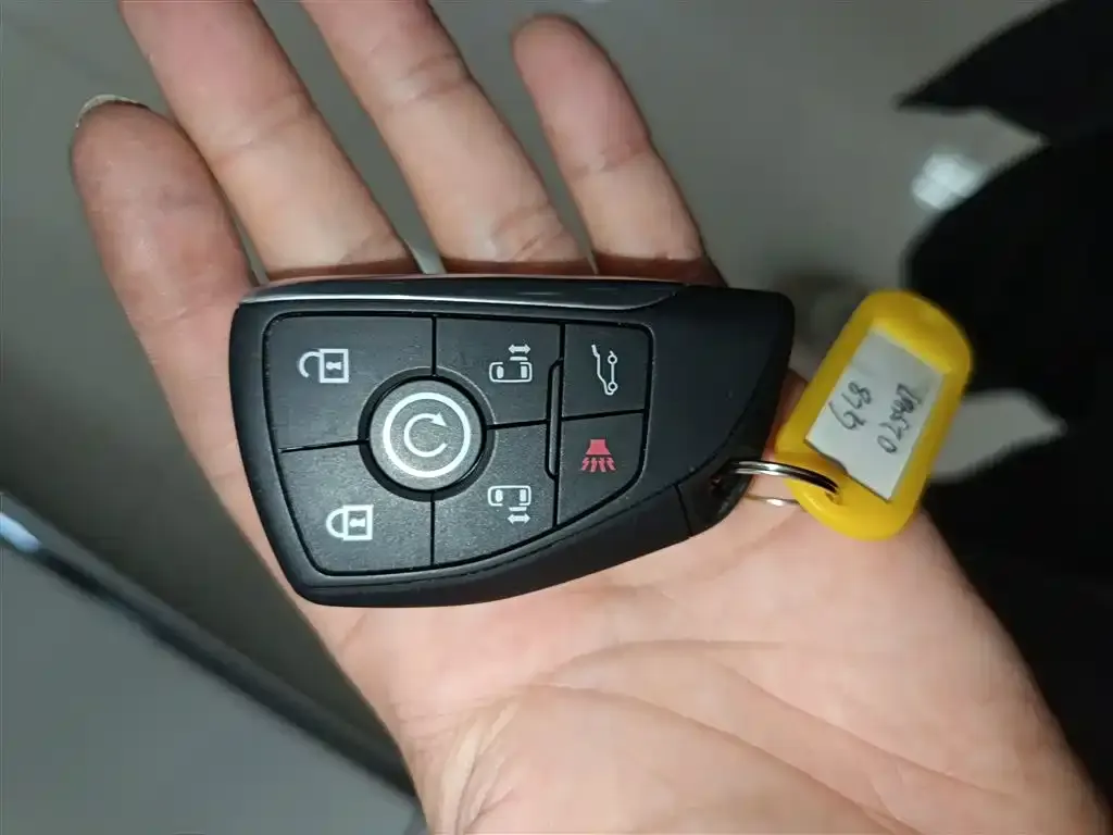Buick GL8 Hybrid 2024 из CN, фото 9