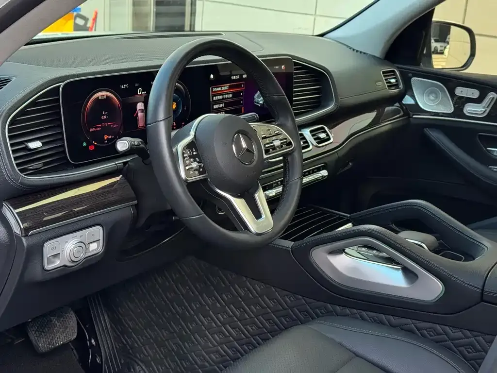 Mercedes-Benz GLE — фото 9
