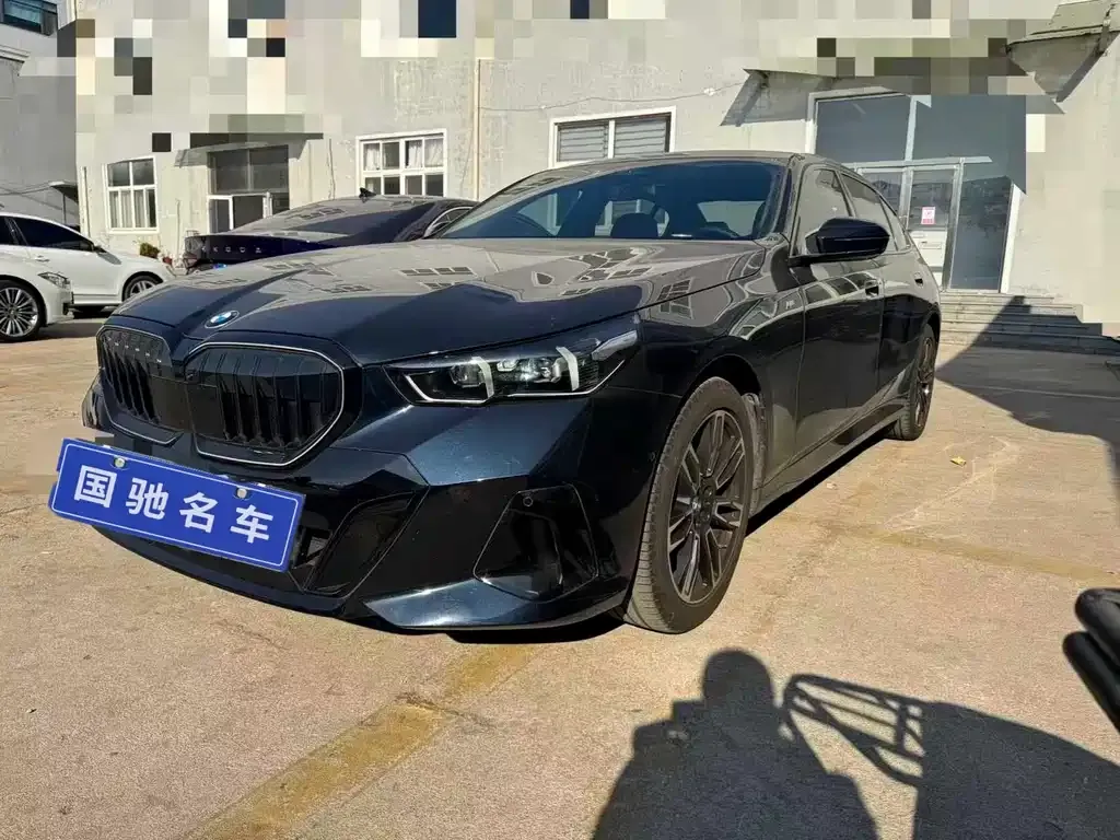 BMW 5 Series 2025 из CN, фото 1