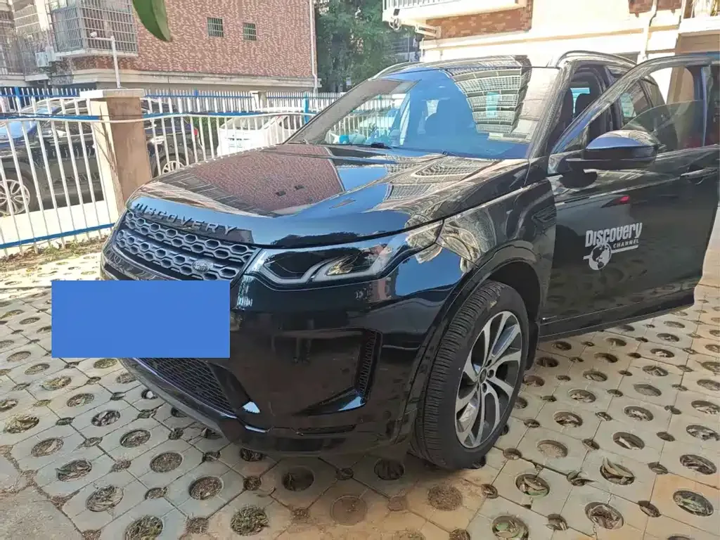 Land Rover Discovery Sport — фото 1