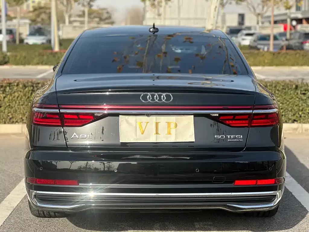 Audi A8 — фото 4