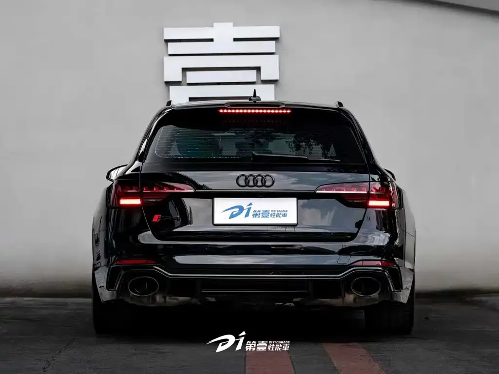 Audi RS 4 2021 из CN, фото 2