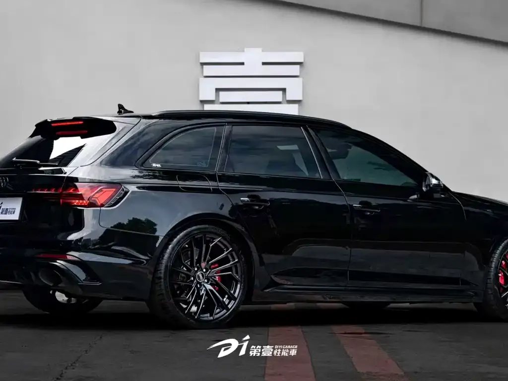 Audi RS 4 2021 из CN, фото 3