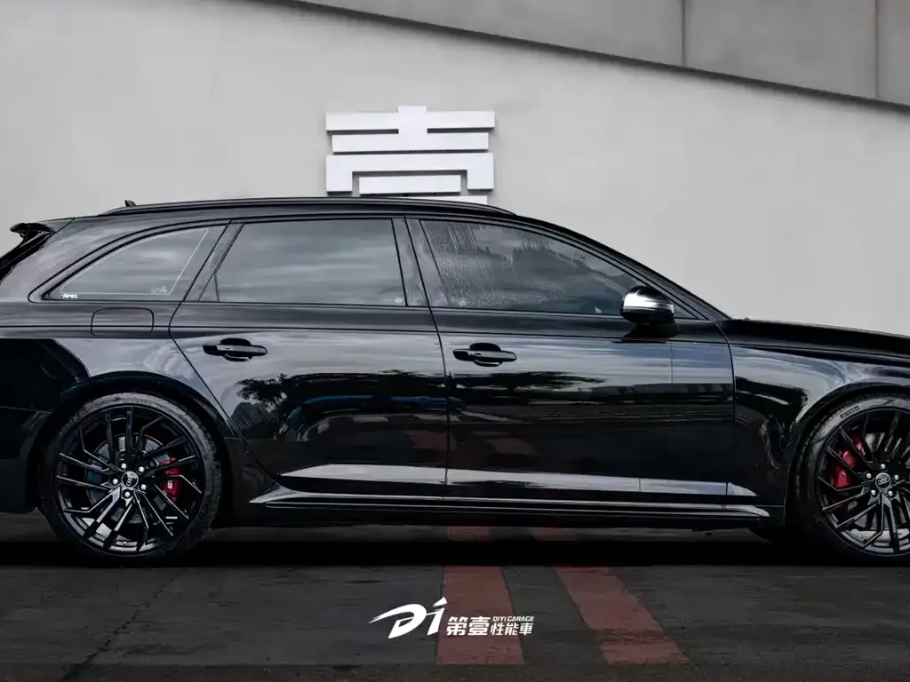 Audi RS 4 2021 из CN, фото 4