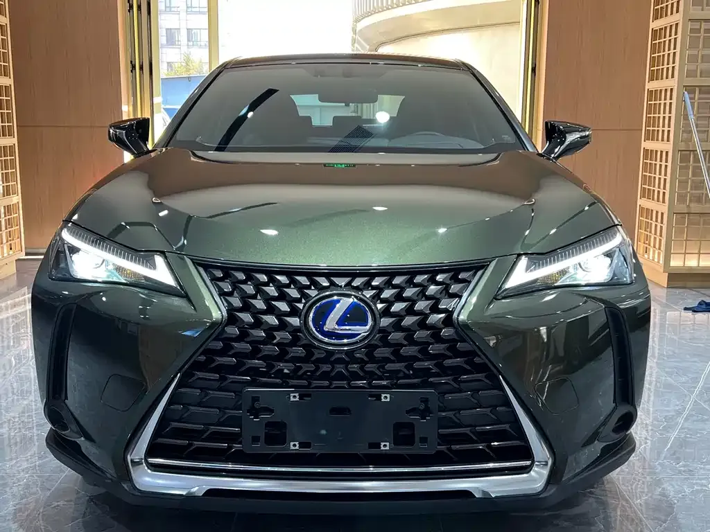 Lexus UX — фото 2